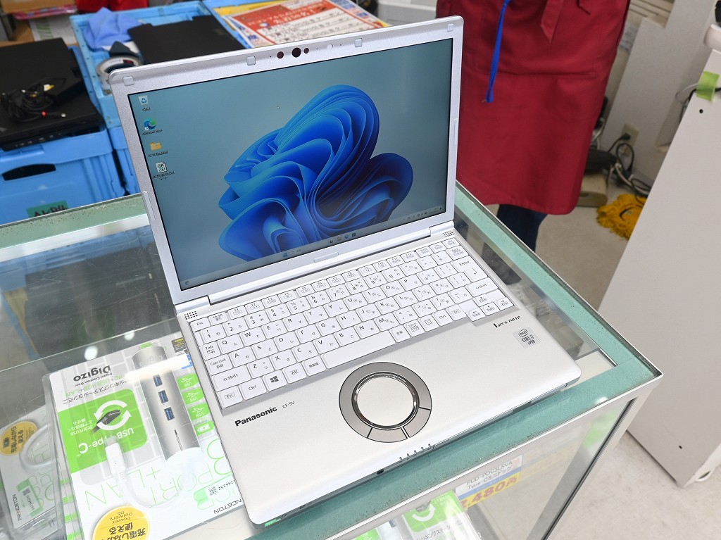 お買い得中古品情報) 第10世代i7搭載＆ドライブ付きでLTE対応な「Let's