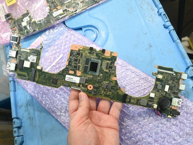 アキバ取材班) Core Ultra 7とオンボード32GBメモリ搭載のノートPC用