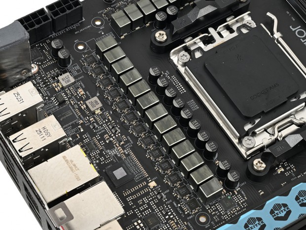 多用途対応の万能ハイエンドマザーボード、ASRock「X870 Taichi