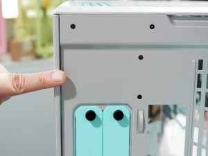 HYTE Y70 Firefly Limited Edition