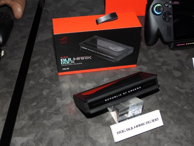 ROG Bulwark Dock DG300