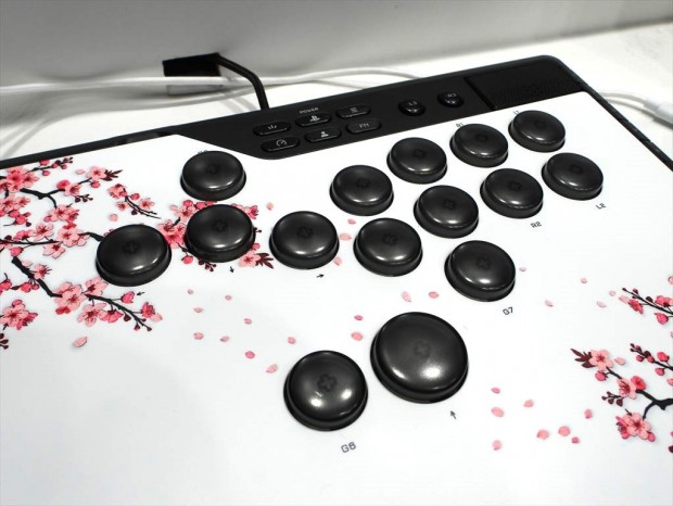 TGS2025) CORSAIR、初のレバーレスコントローラーや36gの超軽量