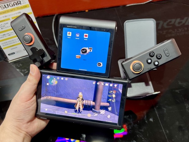 TGS2025) ガチャガチャ変形が楽しい2画面ハンドヘルドゲーム機「SUGAR1