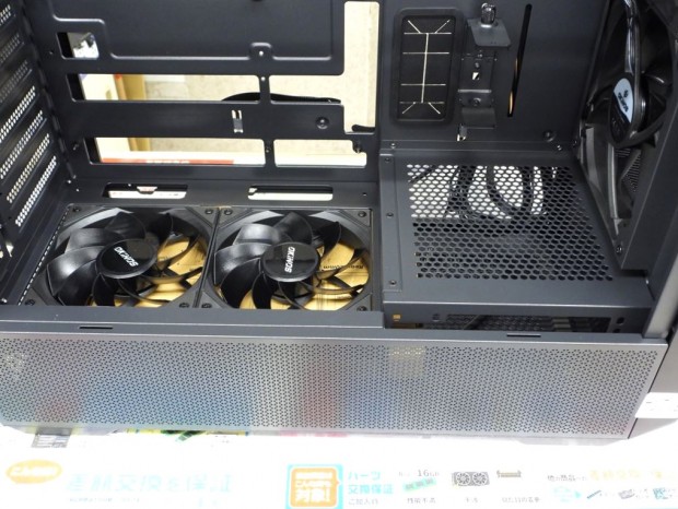 モスフィ オーダーメイドPC アキバ取材班) グラフィックスカード冷却に特化したミドルタワー