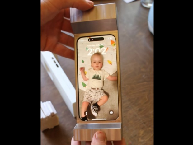 6-Pound Phone Case