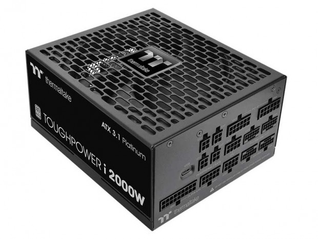 12V-2×6コネクタを4基搭載する2,000Wデジタル制御電源、Thermaltake「Toughpower i2000W」
