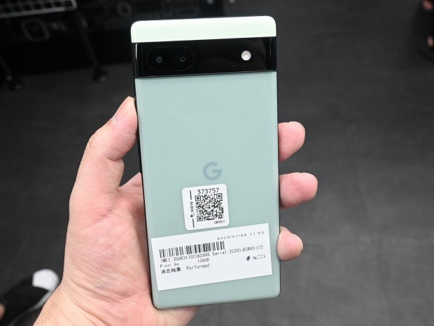 お買い得中古品情報) バッテリ問題アリの「Pixel 6a」が税込