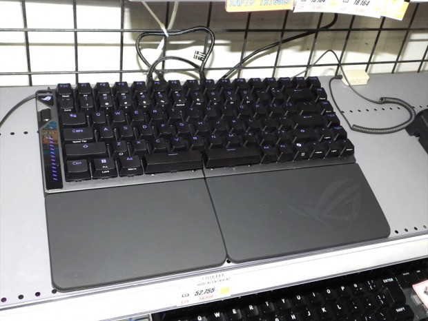 ASUS「ROG Falcata」発売