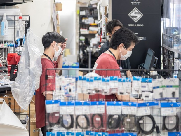 パソコンSHOPアークの店内