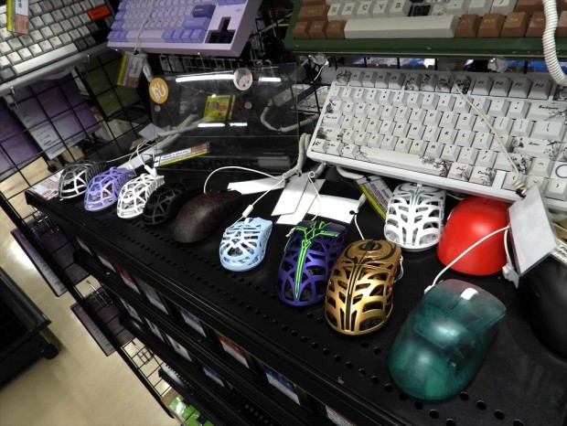 「ゲーミングデバイス」コーナ