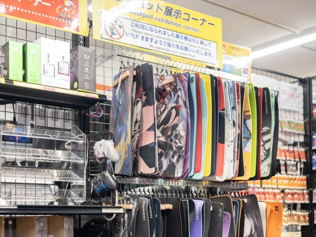 「ゲーミングデバイス」コーナ