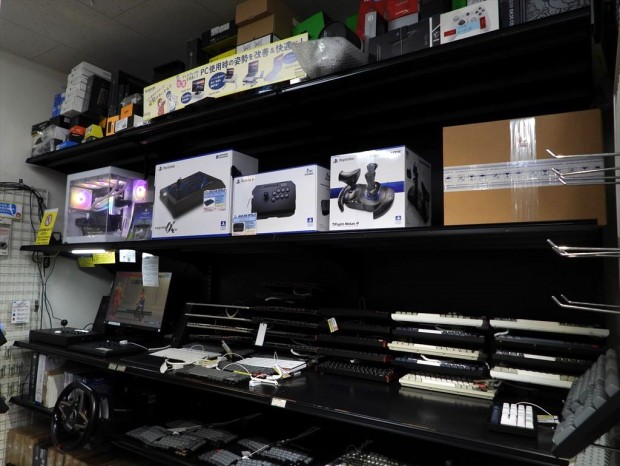 「ゲーミングデバイス」コーナ