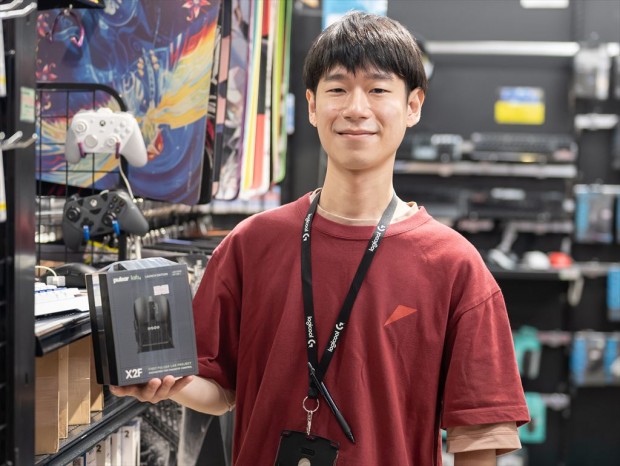 「ゲーミングデバイス」コーナ