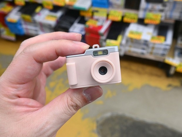 アキバ取材班) 写真＆動画を撮影できる画面付きの「レトロ ミニ トイ