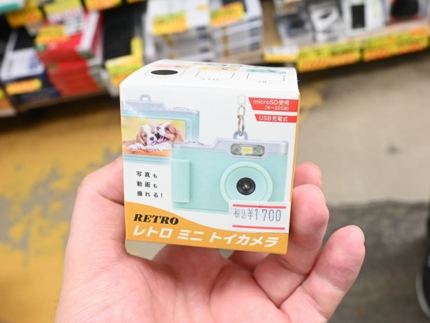 アキバ取材班) 写真＆動画を撮影できる画面付きの「レトロ ミニ トイ