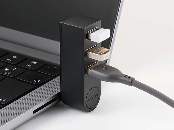 エレコム、スイングして隣のポートから逃げられるUSB Type-Cハブ