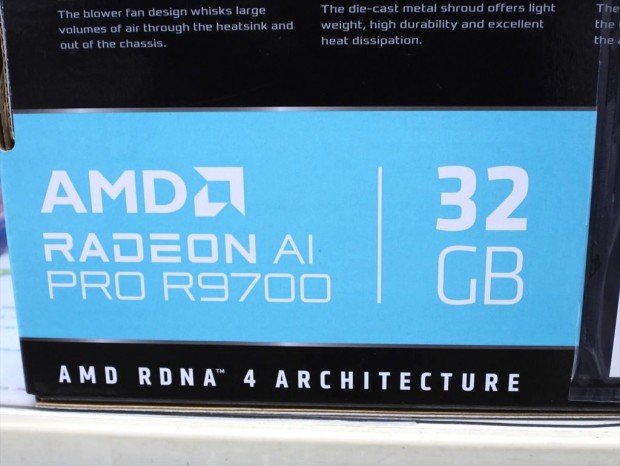 「AMD Radeon AI PRO R9700 Creator 32GB」発売
