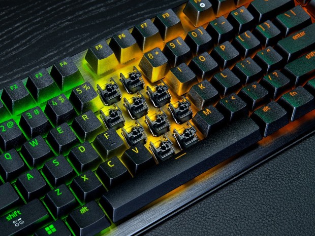 Razer、“真の8K”対応で競合比11％高速なゲーミングキーボード「Huntsman V3 Pro 8KHz」