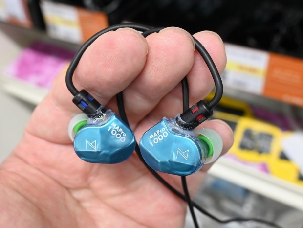 アキバ取材班) 有線イヤホンデビューにピッタリなインイヤーモニター