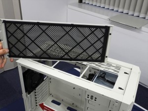 SilverStone「FLP02」国内初披露