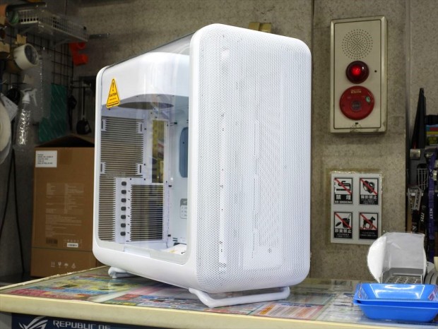ラウンドデザインPCケース「X50」発売