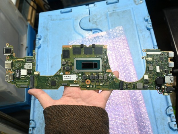 アキバ取材班) “据え置き化”に向いたノートPC用マザーボードの新しい