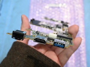 Core i7-1360P搭載マザーボード