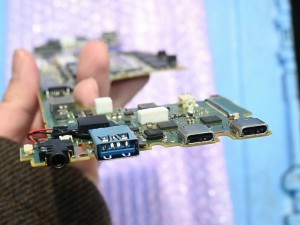 Core i7-1360P搭載マザーボード