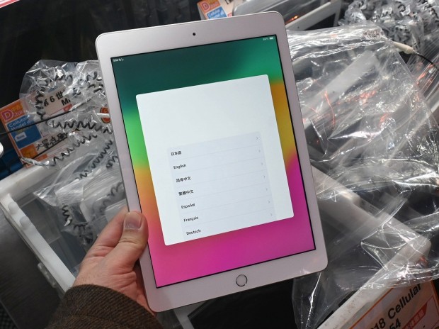 iPad 第6世代 値下げ前提 コメント歓迎 中古 値下げました！！】iPad 第6世代 32GB