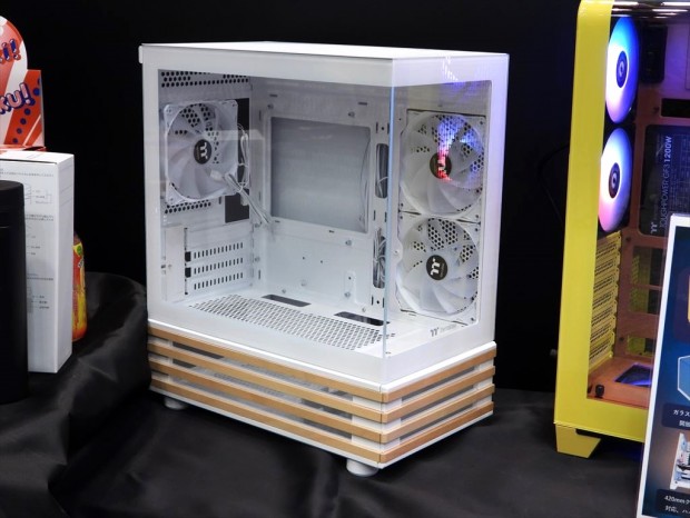 Thermaltake「View 170 WS ARGB」