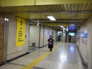 「DEPOツクモ札幌大谷地店」までの行き方