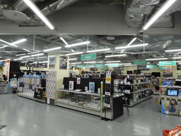 DEPOツクモ札幌大谷地店の店内
