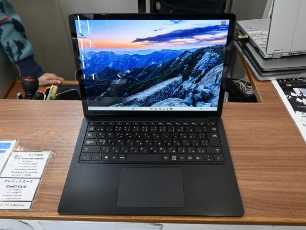 お買い得中古品情報) 第11世代i7＆2K液晶搭載の「Surface Laptop 4」が