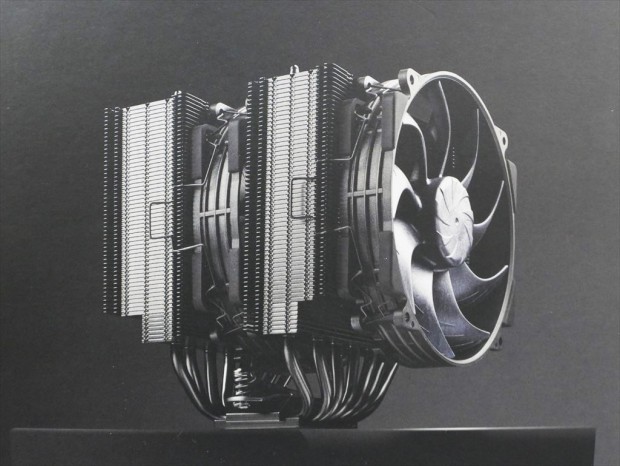 アキバ取材班) Noctua、オールブラック仕様の空冷CPUクーラー「NH-D15