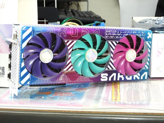 美少女キャラデザインのGeForce RTX 4080 SUPER