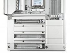 MSI「MAG X870E TOMAHAWK MAX WIFI PZ」に見る背面コネクタマザーボードの進化