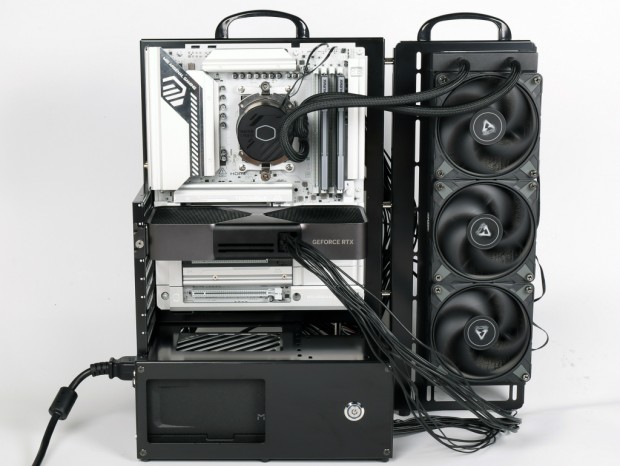 MSI「MAG X870E TOMAHAWK MAX WIFI PZ」に見る背面コネクタ