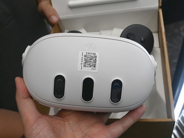 お買い得中古品情報) 状態良好で使用感少なめなスタンドアロン型VR