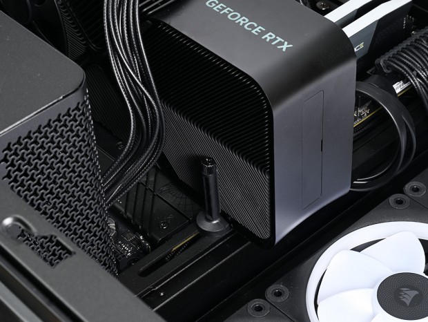 CORSAIR「FRAME 4500X」