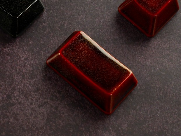 HHKBに伝統工芸のアクセントを添える「HHKB漆塗キートップ」発売。職人