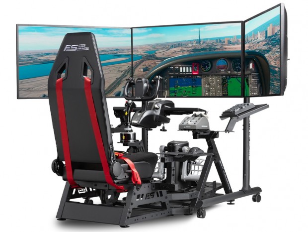 43型ディスプレイを3台搭載できるシミュレータ向けスタンドがNext