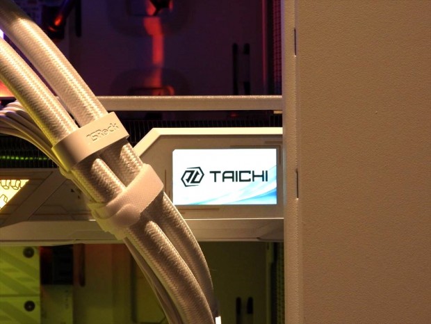 ASRock「AMD Radeon RX 9070 XT Taichi White 16GB OC」発売