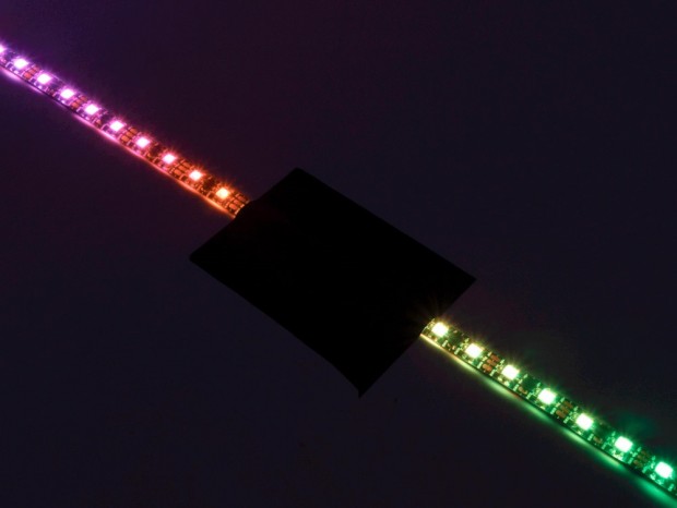 LEDの光を漏らさない、幅広タイプの薄型遮光テープがアイネックスから