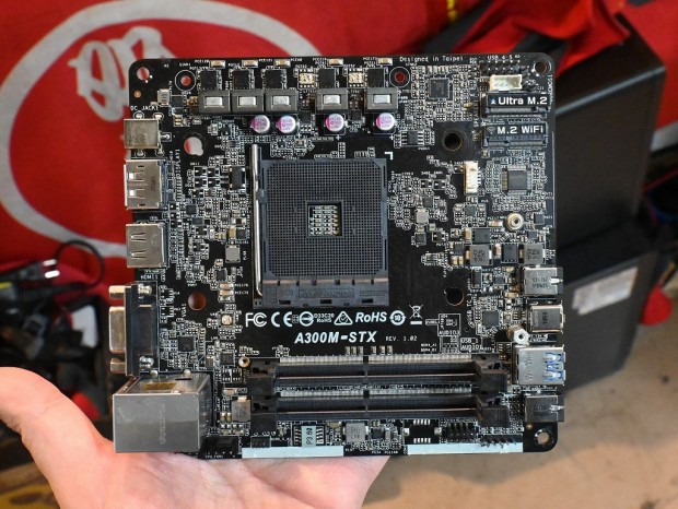 お買い得中古品情報) 超小型ベア「DeskMini A300」に入っていたMini