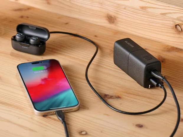 AC充電器としても使えるモバイルバッテリ3シリーズがエレコムから