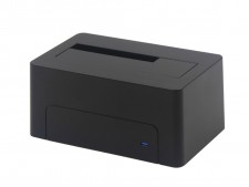 巨大タッチパッドに変身する、全面強化ガラスのBluetoothキーボード「Q