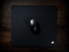 巨大タッチパッドに変身する、全面強化ガラスのBluetoothキーボード「Q