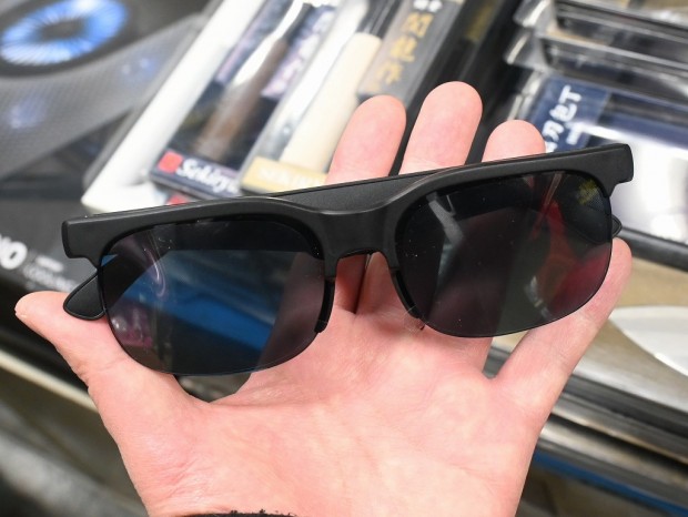 スマートサングラス