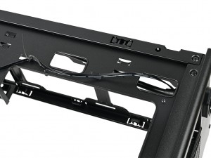 Okinos「MiniArt 4」ケーブルマネジメント