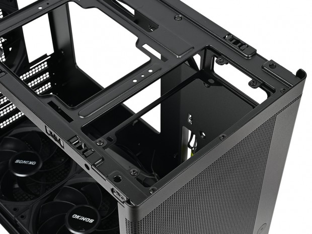 Okinos「MiniArt 4」電源ユニット搭載スペース